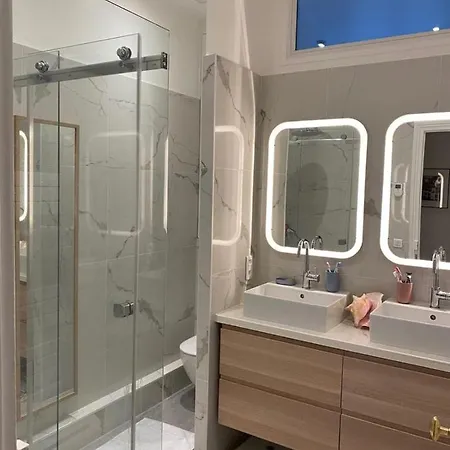 Beautiful And Spacious 3 Bedrooms Near The Opera